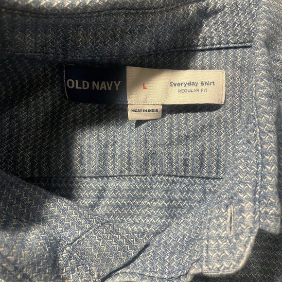 NWT Old Navy Shirt Men's Size Large Button Down Everyday Shirt Regular Fit Blue - Picture 3 of 7